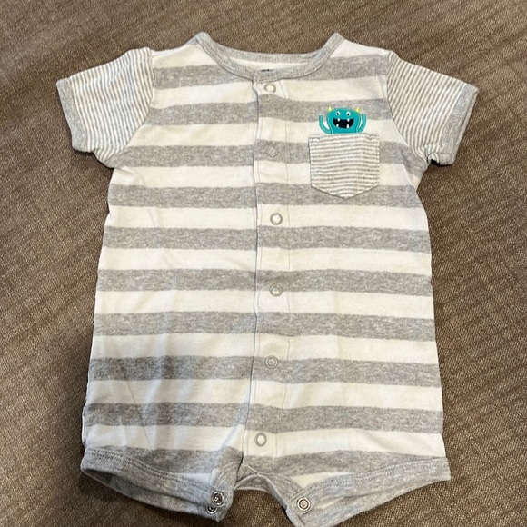 Carter’s 3-piece baby boy bundle clothing romper pants zip up hoodie jacket 6M - Picture 3 of 9